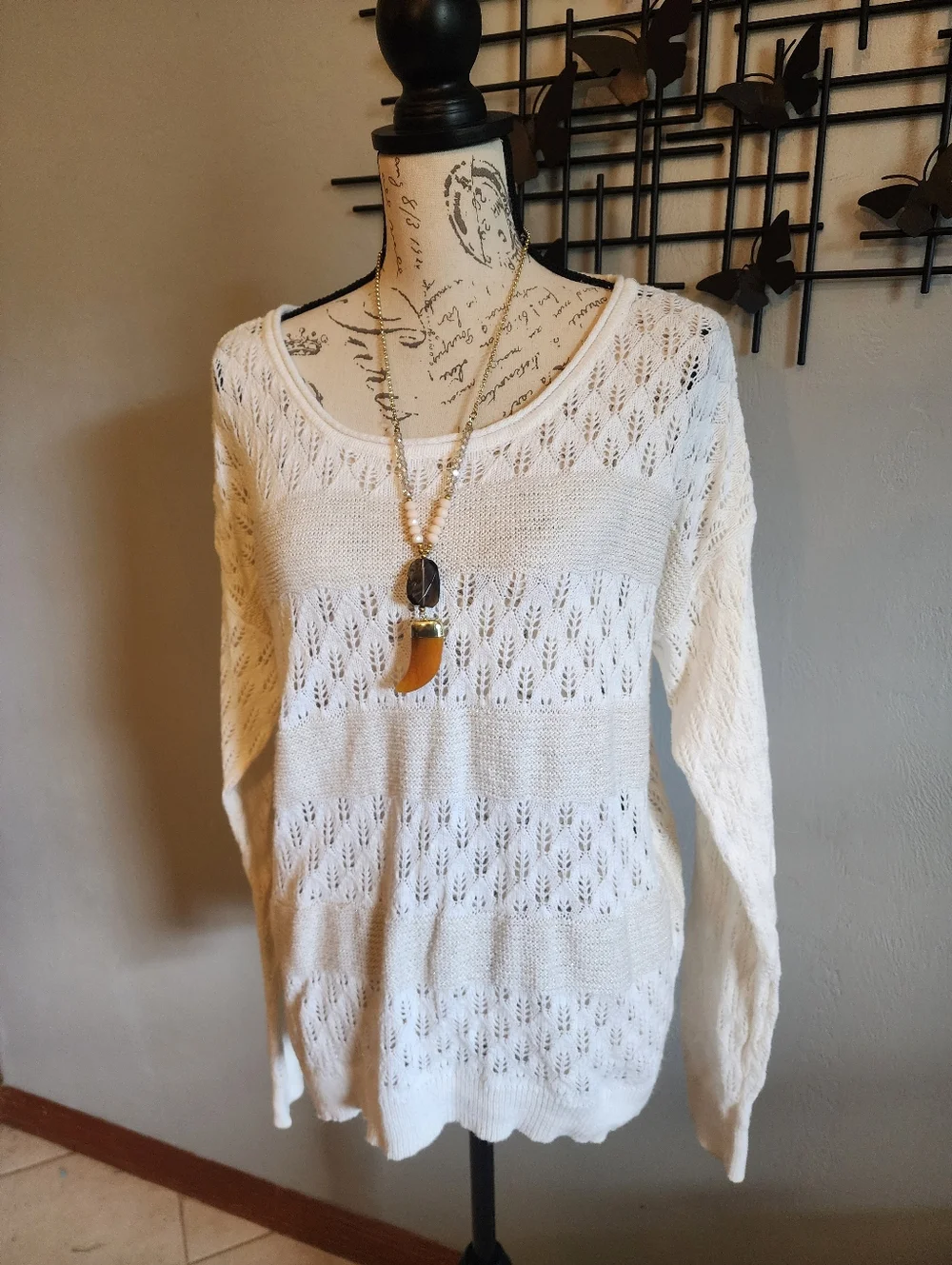 DKNY Women's Ivory Knit Sweater